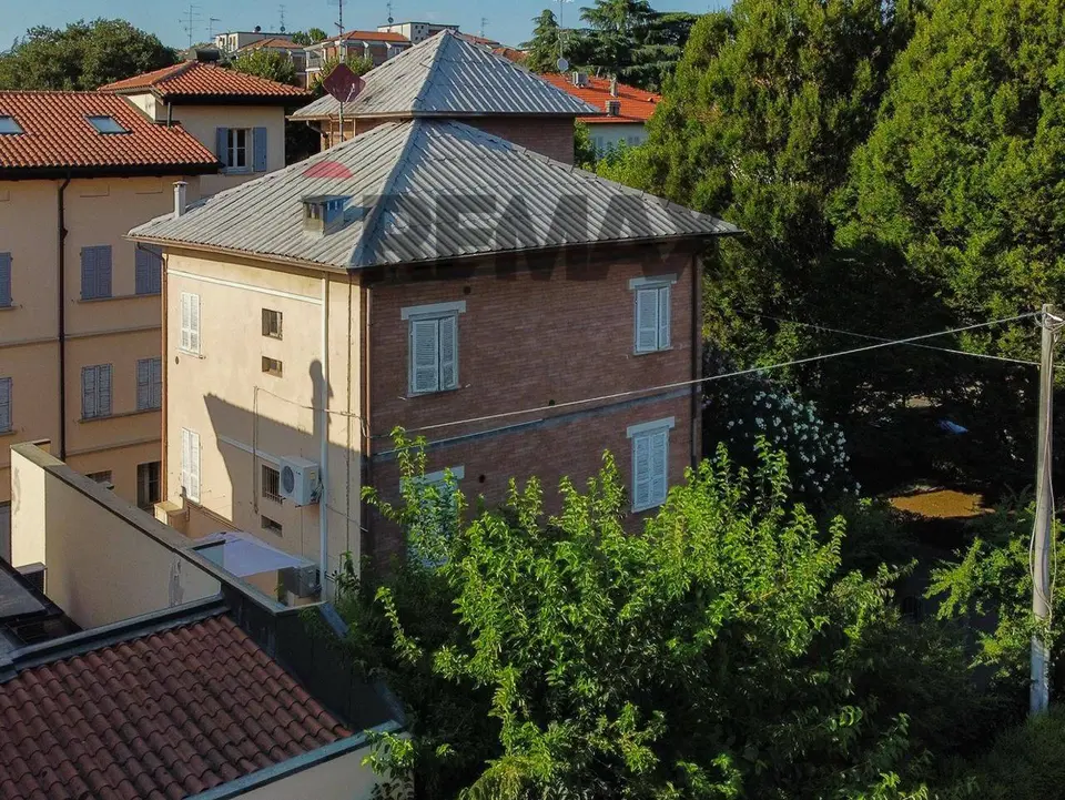 Casa Indipendente in Vendita a Reggio nell'Emilia