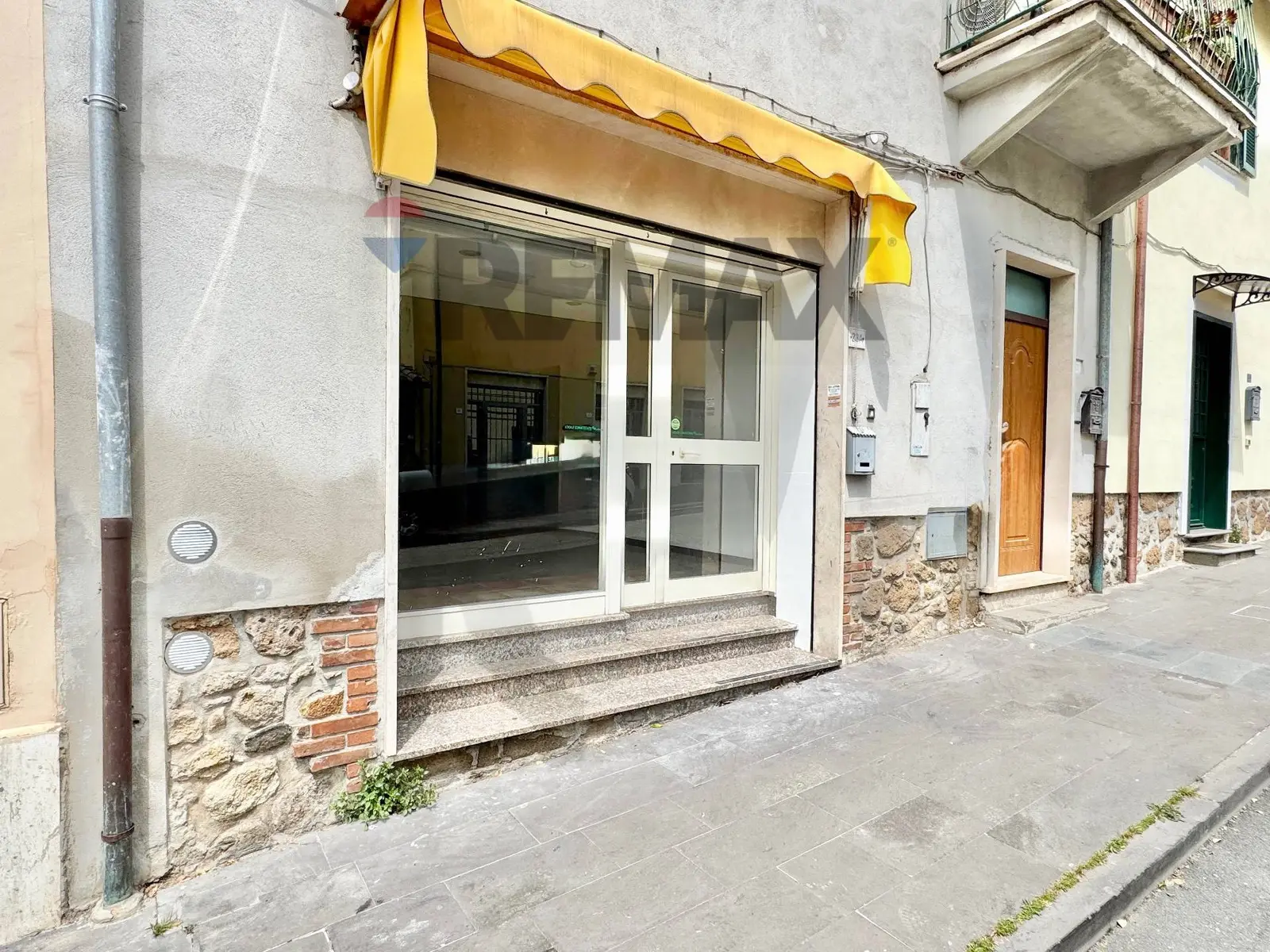 Locale Commerciale in Affitto a Manziana
