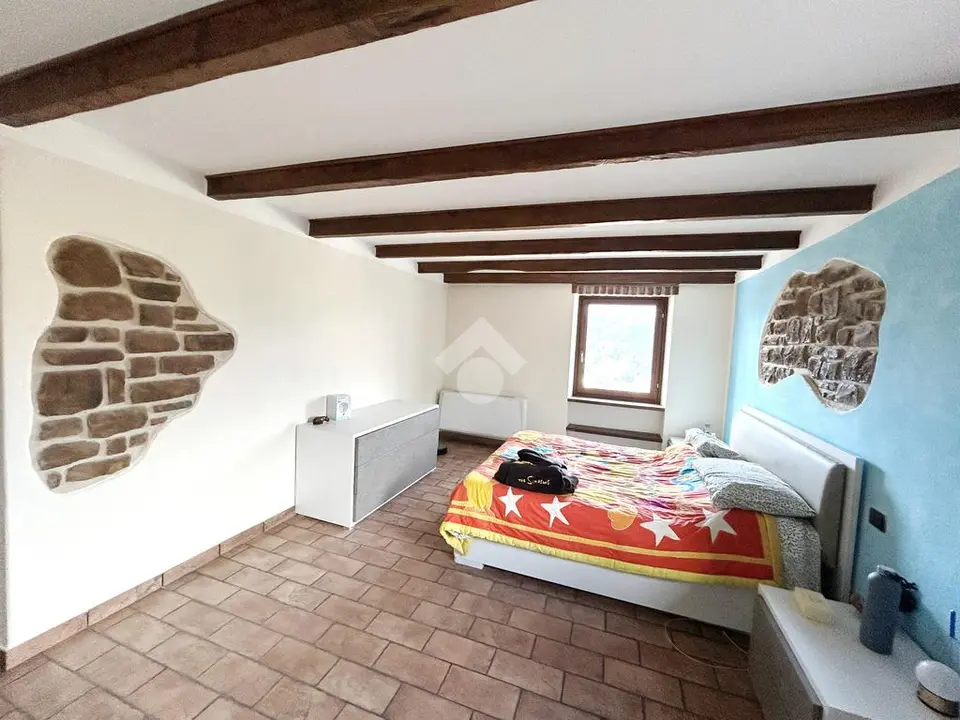 Porzione di trifamiliare in vendita a Serra Riccò