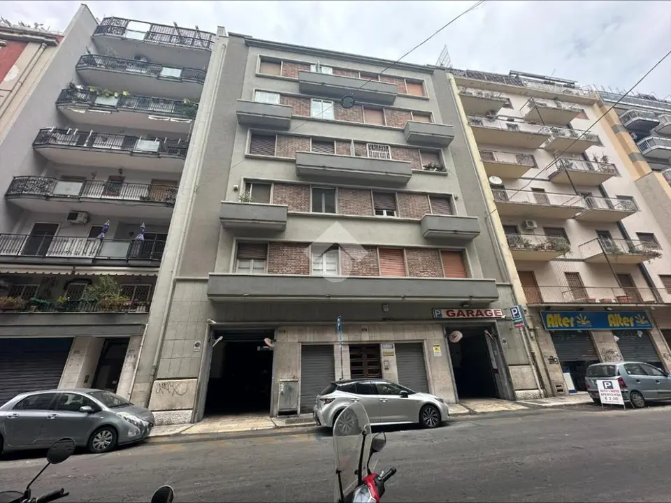 5 locali in vendita a Bari