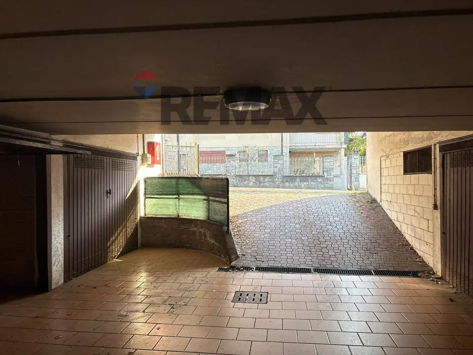 Garage/Box in Vendita a Ceriano Laghetto