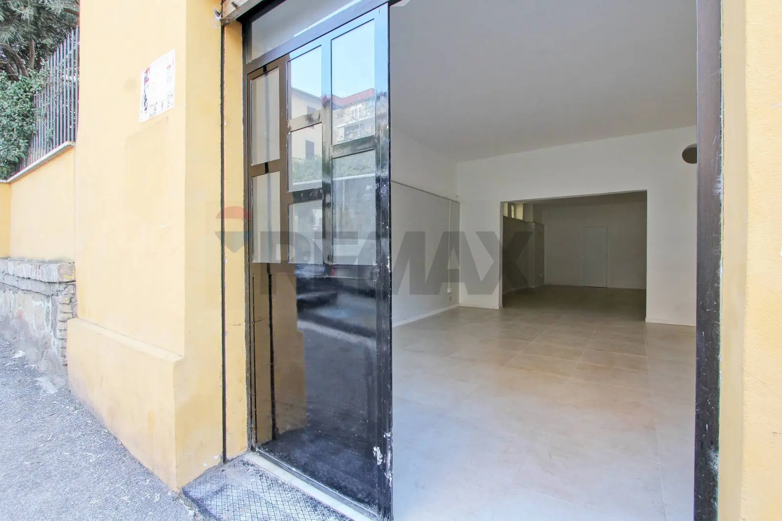 Locale Commerciale in Affitto a Roma