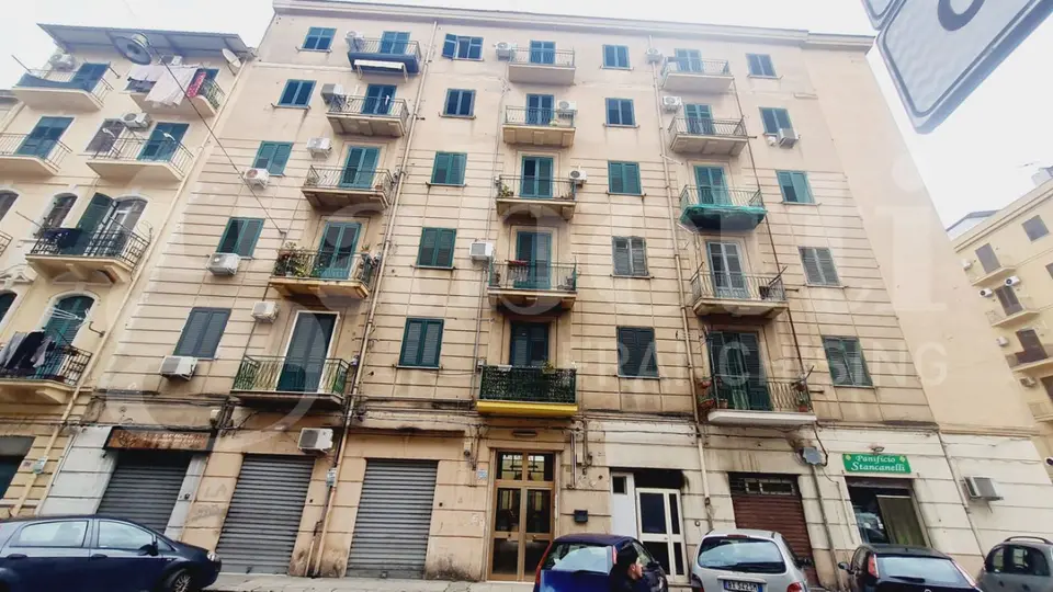 Appartamento in Via Francesco Paolo Perez, Palermo (PA)