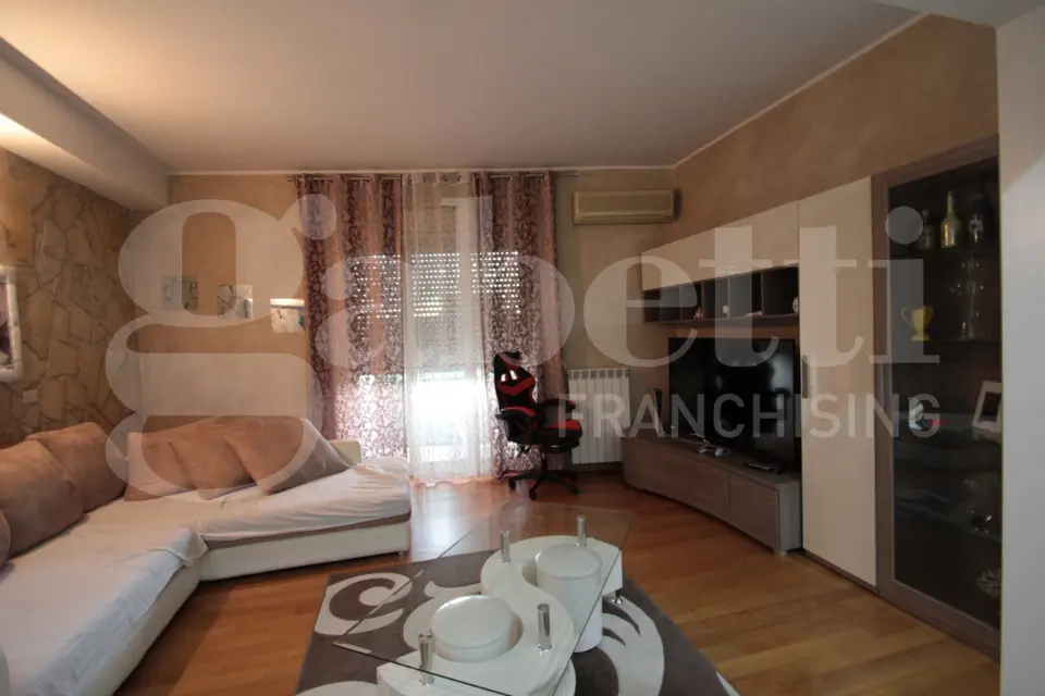 Appartamento in Via Roma 53, Camporotondo Etneo (CT)