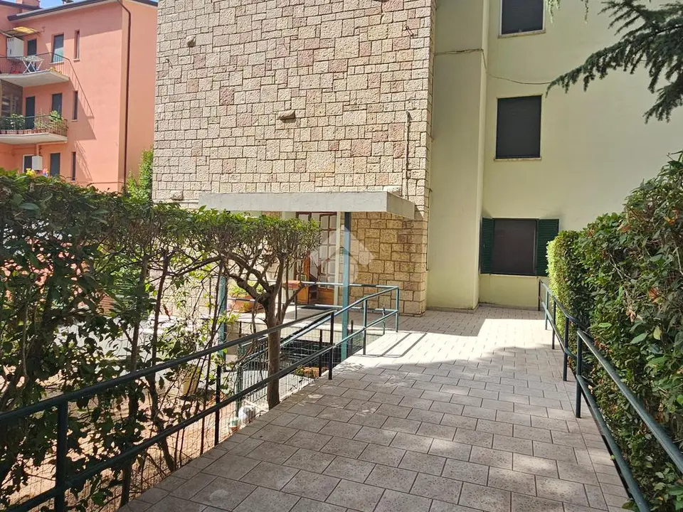 5 locali in vendita a Perugia