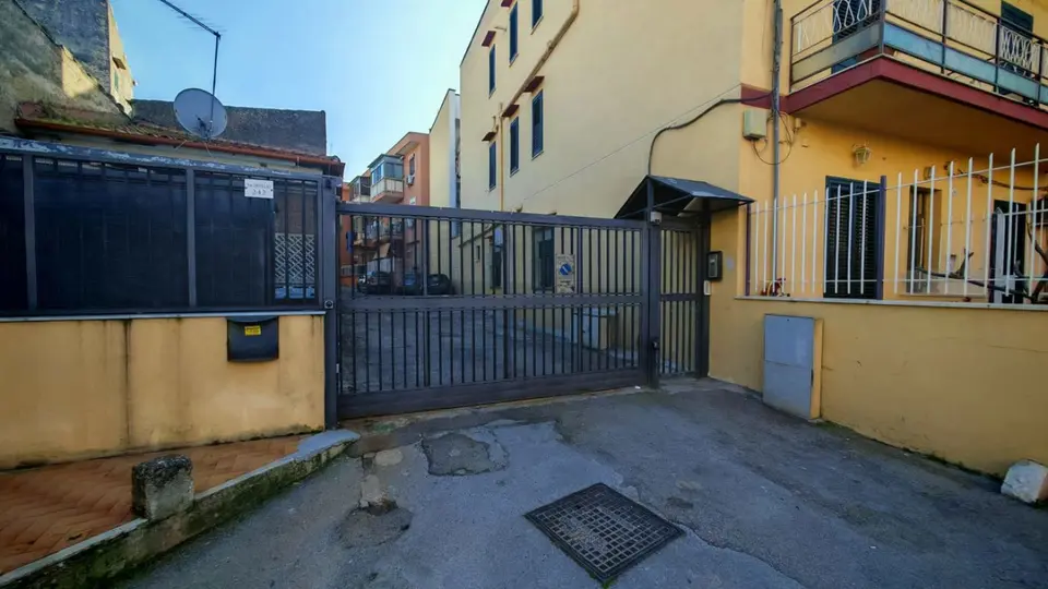 Appartamento in Via Cruillas 242, Palermo (PA)