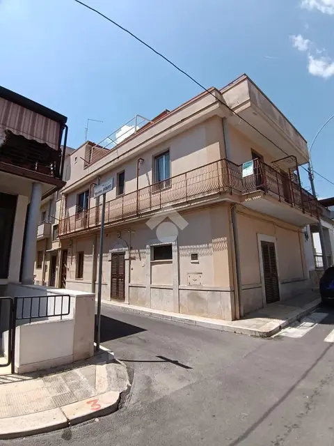 Casa indipendente in vendita a Cassano Delle Murge