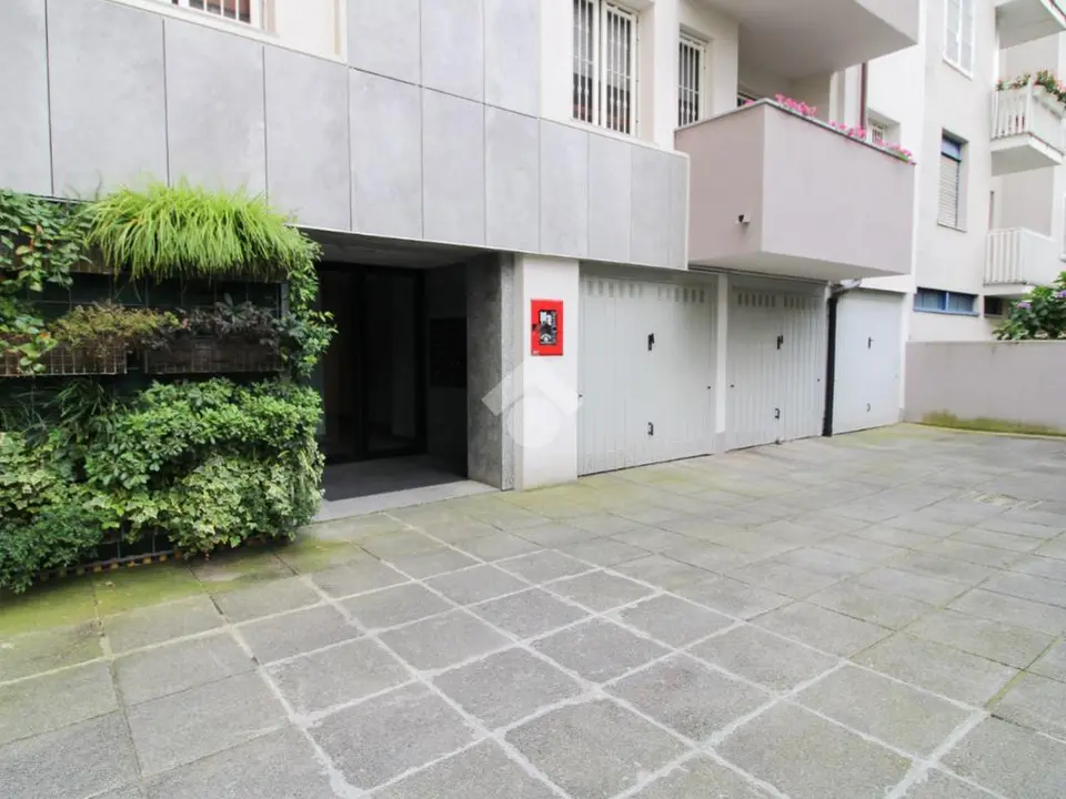 Quadrilocale in affitto a Milano