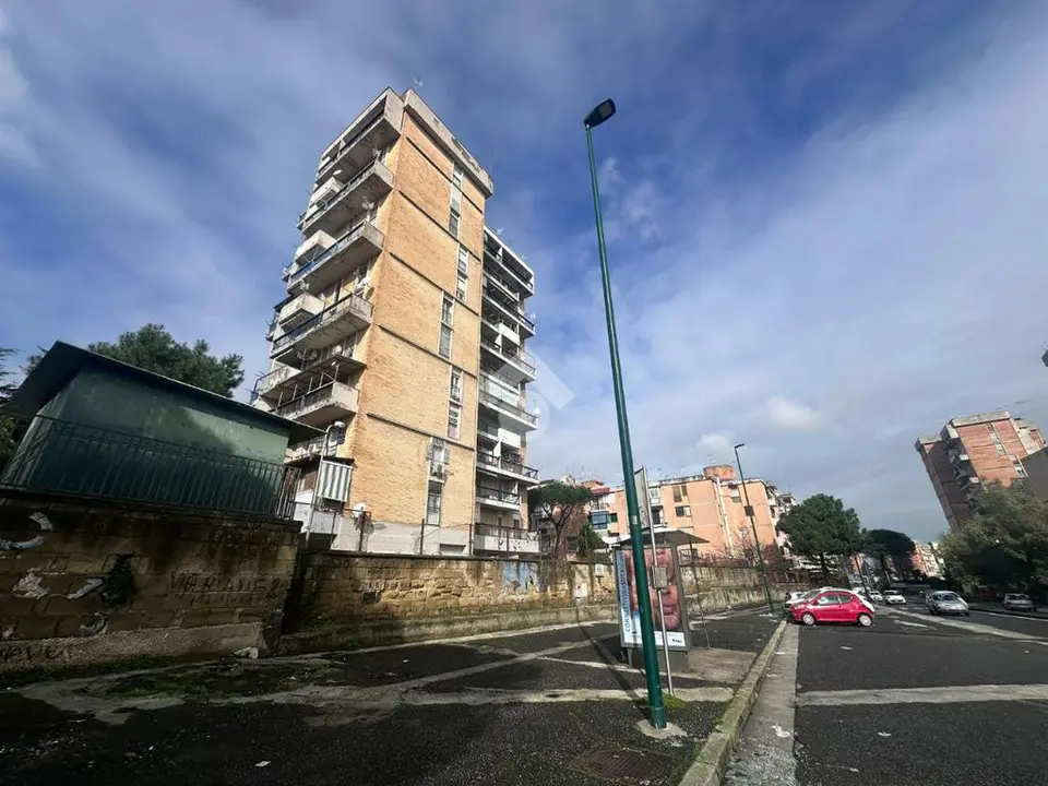 Quadrilocale in vendita a Napoli