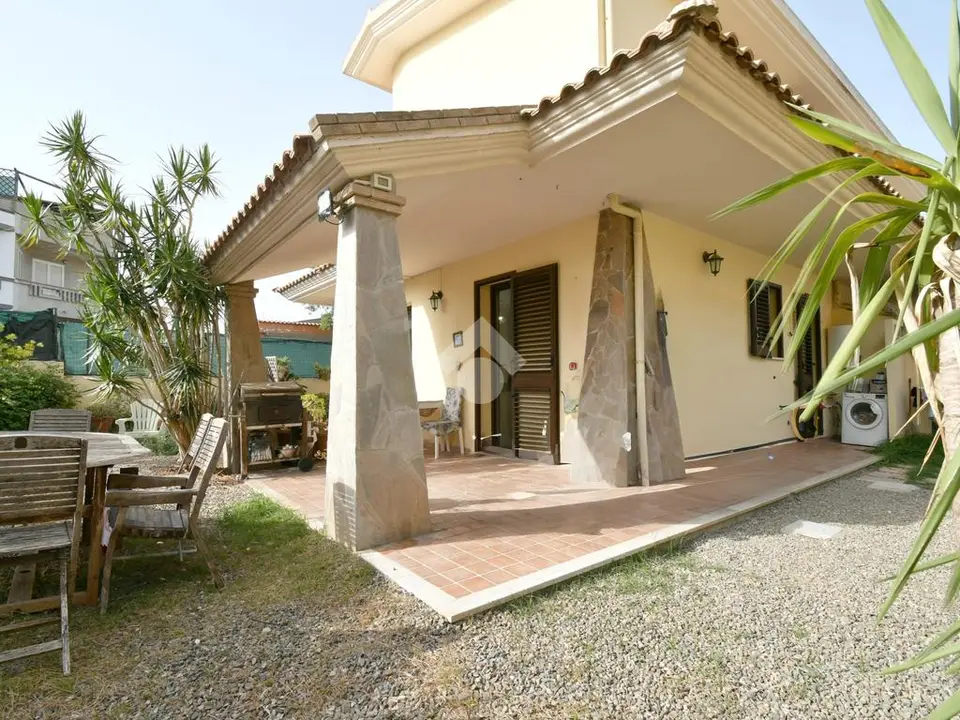 Villa a schiera d'angolo in vendita a Cagliari