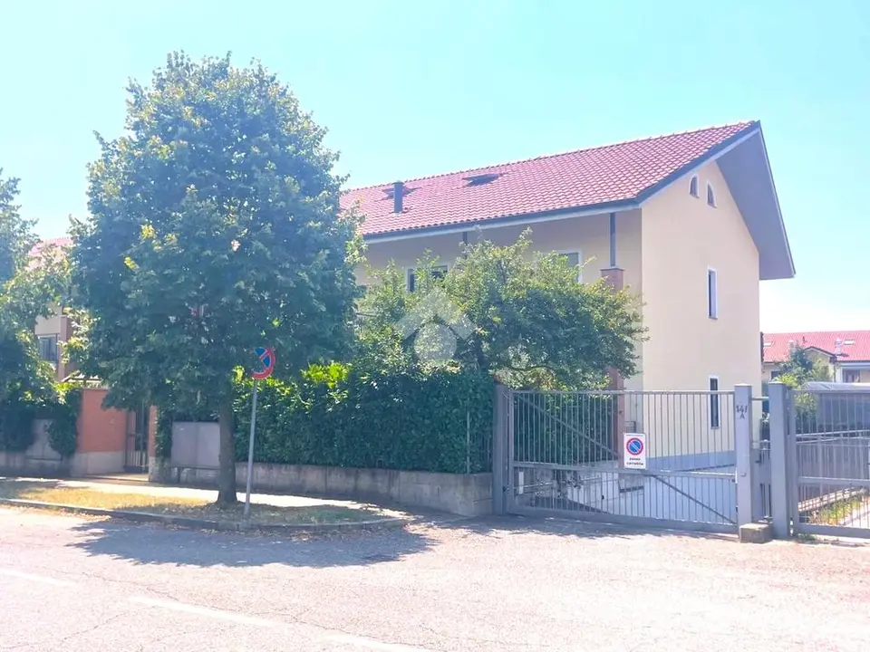 5 locali in vendita a Moncalieri