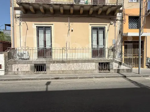 Appartamento in Via Firenze Cannizzaro  68, Aci Castello (CT)