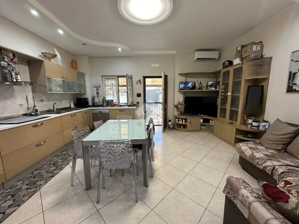 Casa semindipendente in vendita a Napoli