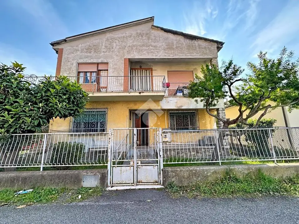 Porzione di bifamiliare in vendita a Pisa