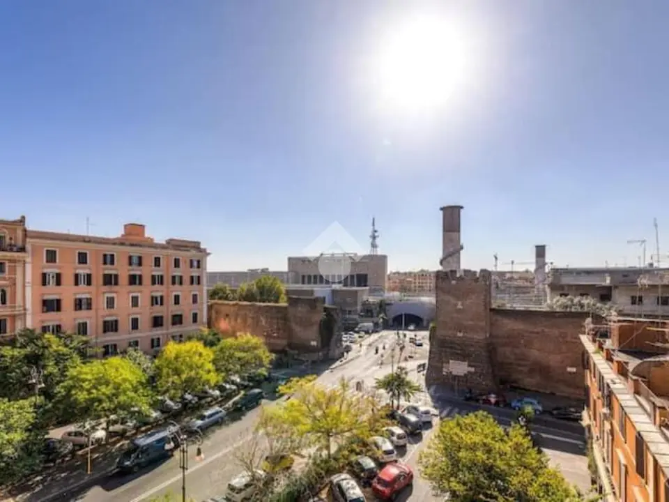 Quadrilocale in vendita a Roma