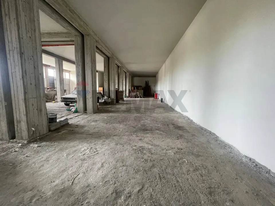 Capannone Industriale in Affitto a Camporotondo Etneo