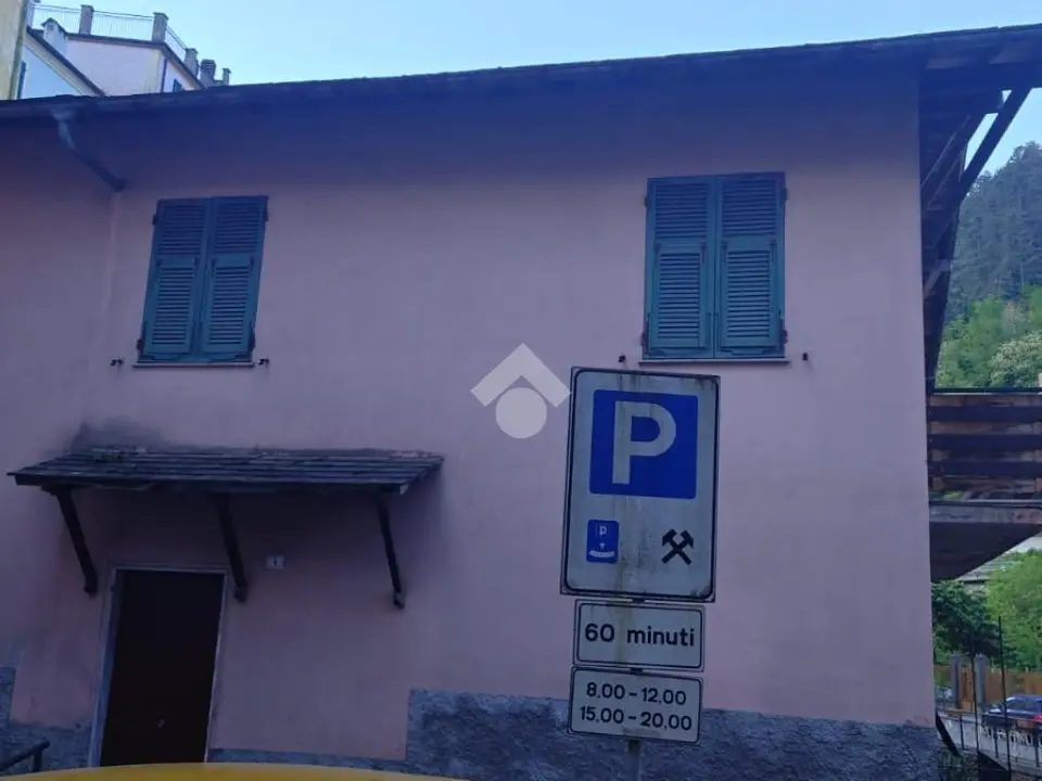 5 locali in vendita a Borzonasca