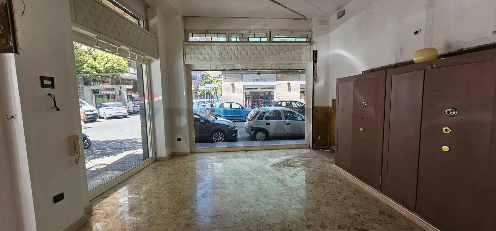 Locale Commerciale in Vendita a Salerno