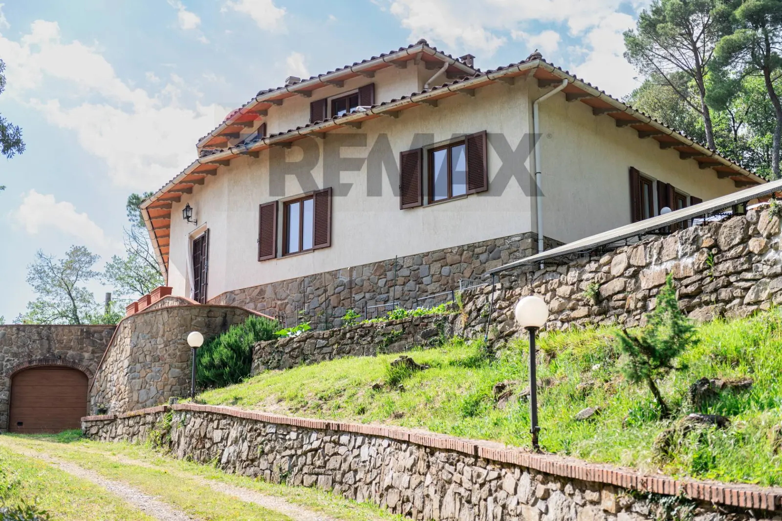 Casa Indipendente in Vendita a Loro Ciuffenna