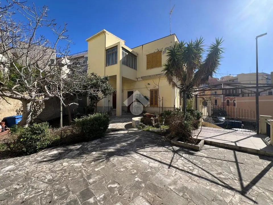 Bifamiliare in vendita a Reggio Di Calabria