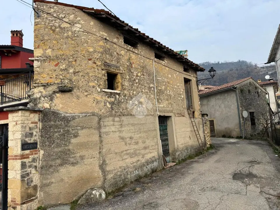 Casa di corte in vendita a Marano Di Valpolicella