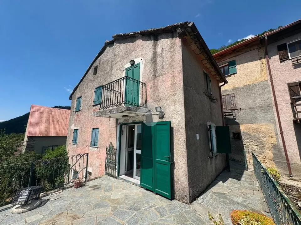 Casa indipendente in vendita a Valbrevenna
