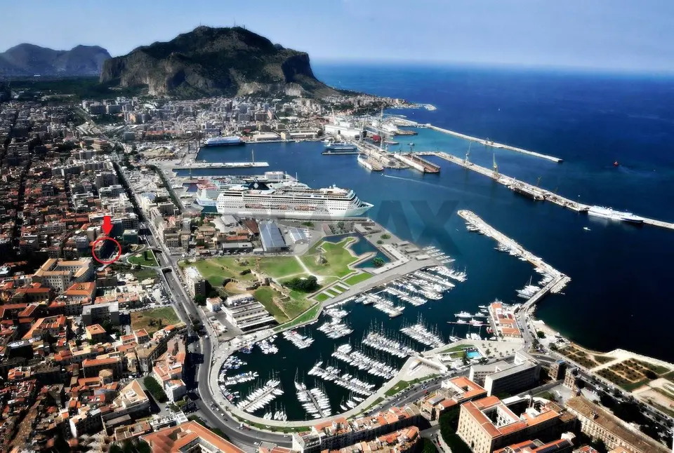 Negozio in Affitto a Palermo