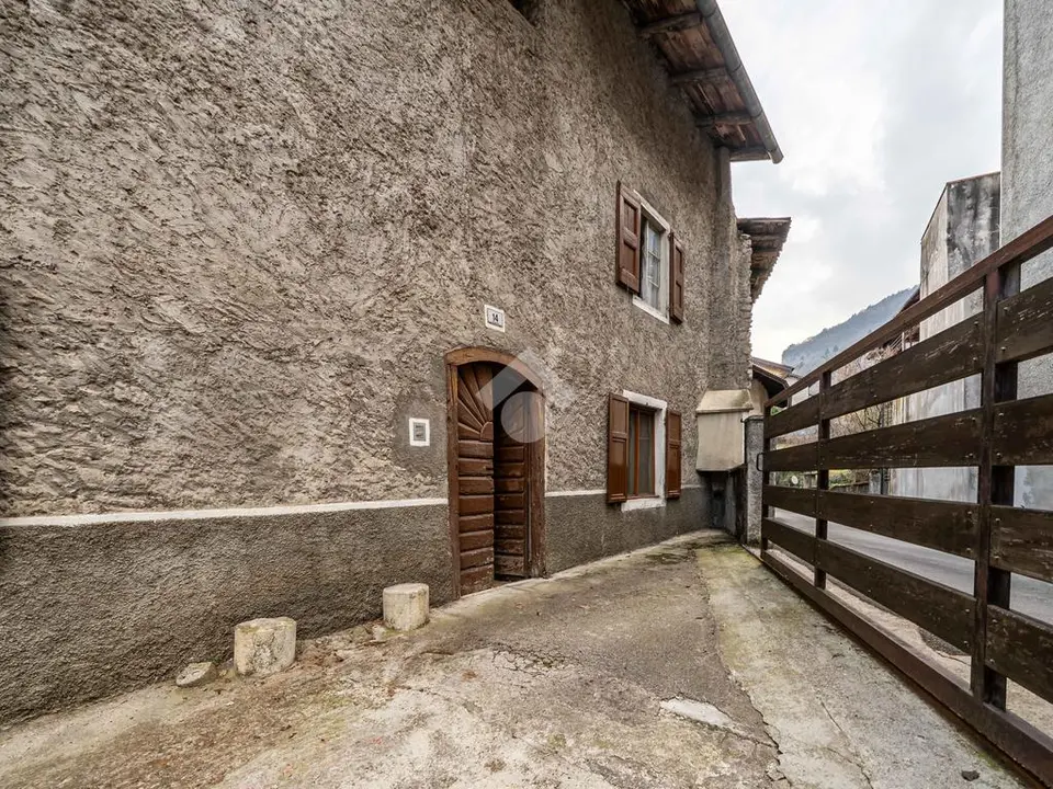 Casa semindipendente in vendita a Isera