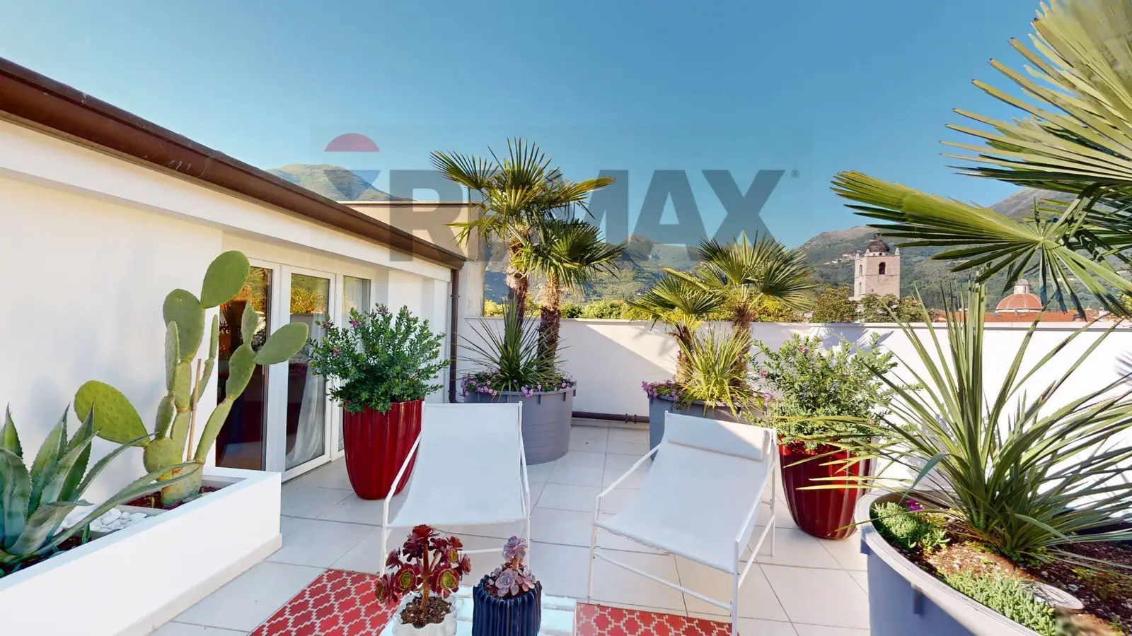 Duplex in Vendita a Camaiore