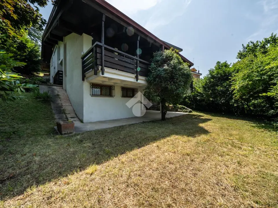 Villa singola in vendita a Rovereto