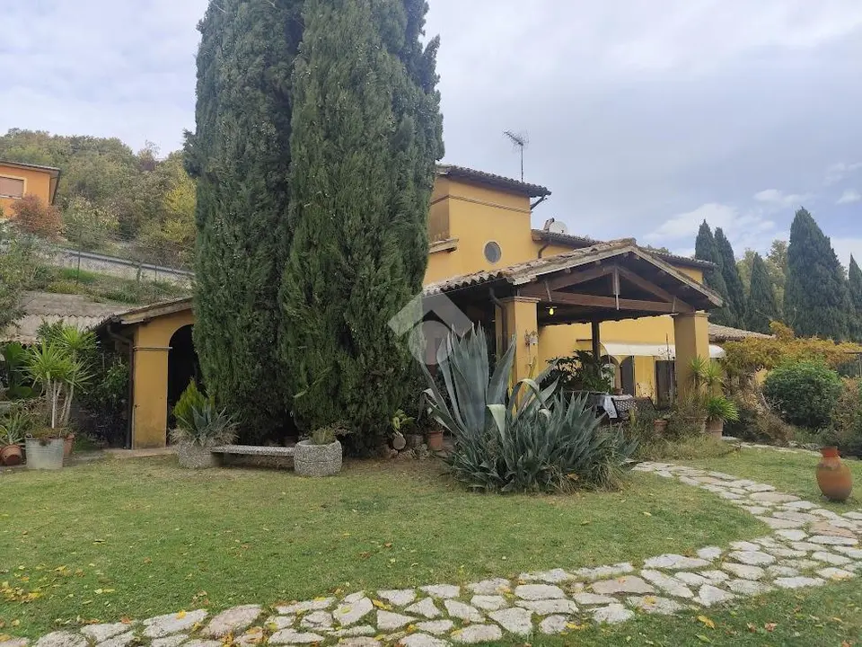 Rustico in vendita a Valtopina
