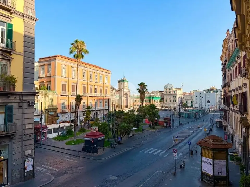 Quadrilocale in vendita a Napoli