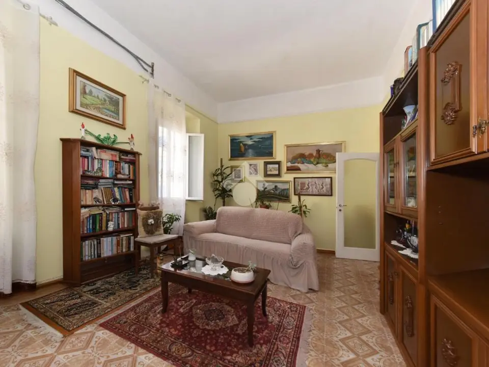 5 locali in vendita a Cagliari