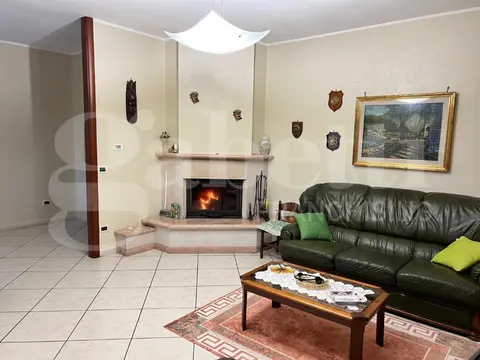 Villa in VIA GELSOMINI 9, Grottaglie (TA)