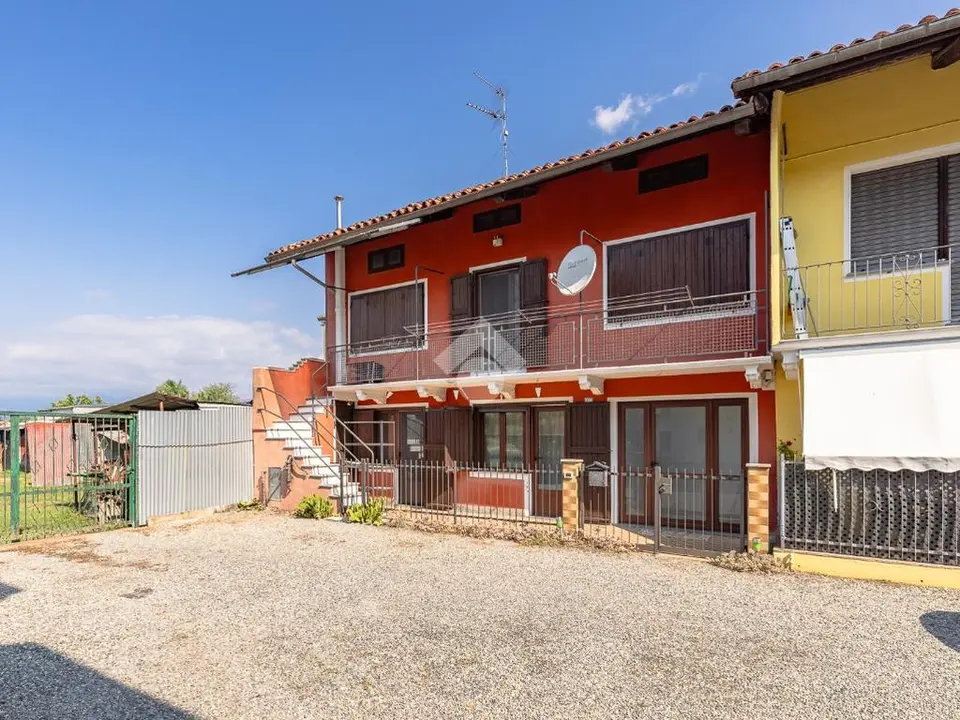 Casa semindipendente in vendita a Albiano D'Ivrea