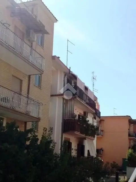 Quadrilocale in vendita a Roma
