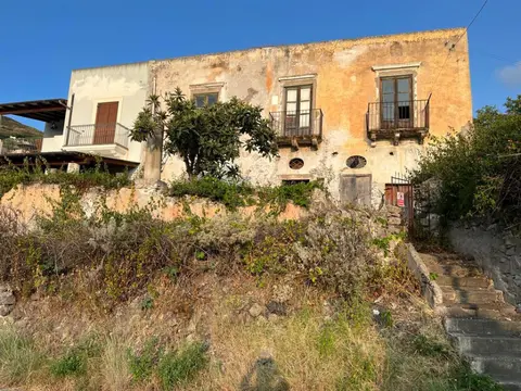 Casa Indipendente in Contrada Diana snc, Lipari (ME)