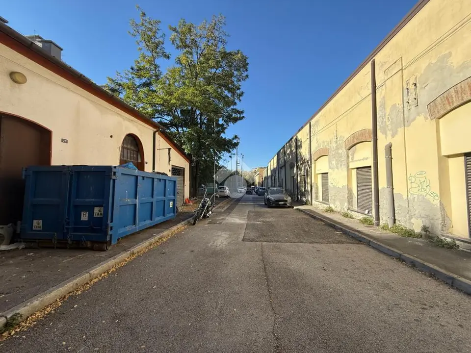 Box / posti auto in vendita a Trieste