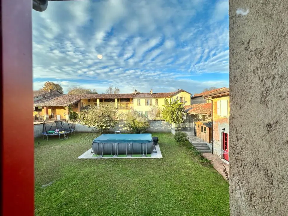Casa indipendente in vendita a Dello